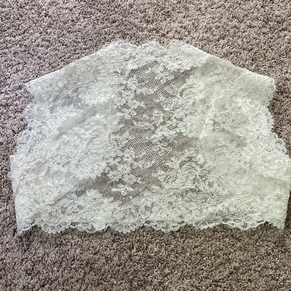 Handmade Lace Shrug/Shaw - Picture 6 of 6